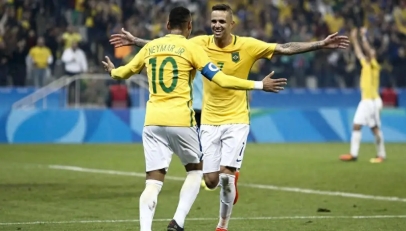 齐达内打乒乓球